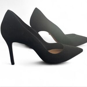 Like new! Schutz designer women’s black suede pointed toe pumps. 
Size 7